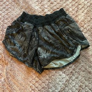 Size 4 lululemon shorts